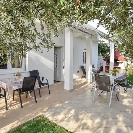 Apartament 2 Bedroom Gorgeous In Mimice