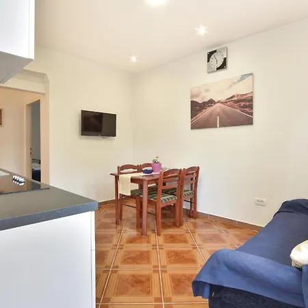 2 Bedroom Gorgeous In * Mimice