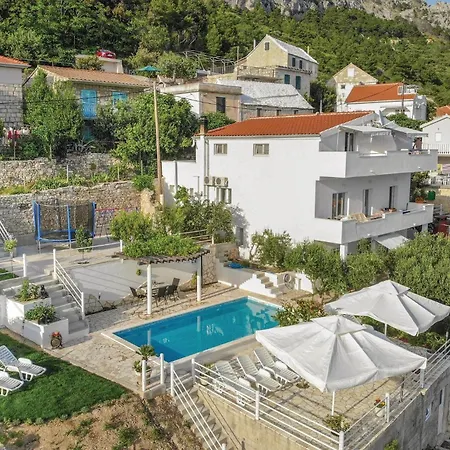 2 Bedroom Gorgeous In *